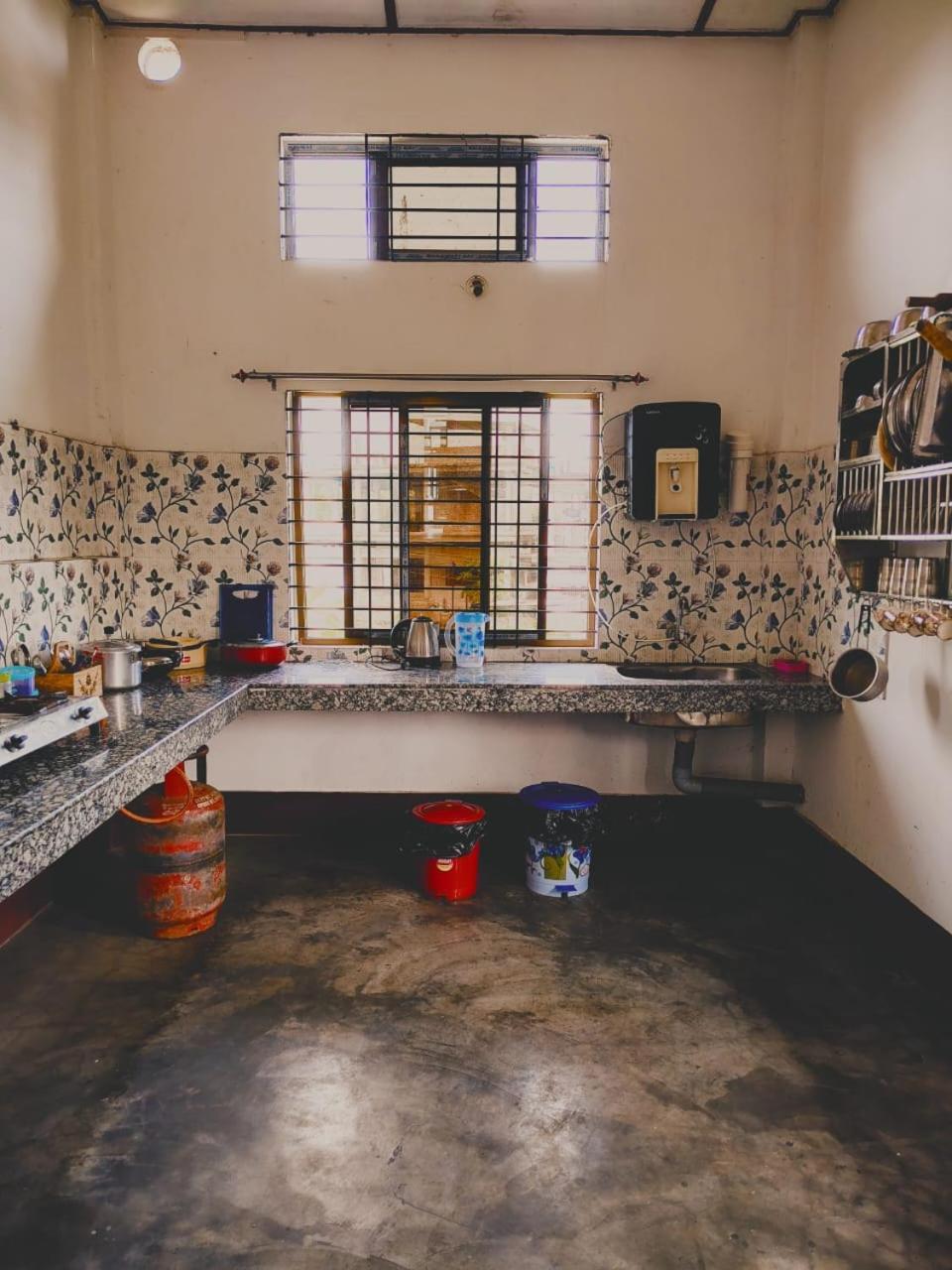 Gayatri Homestay Dibrugarh Luaran gambar